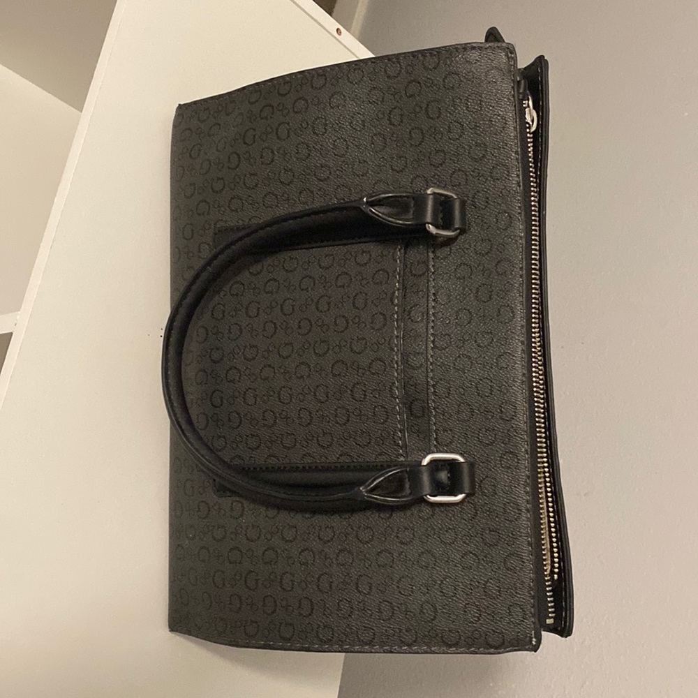 Guess Satchel Handbag with matching wallet Like New